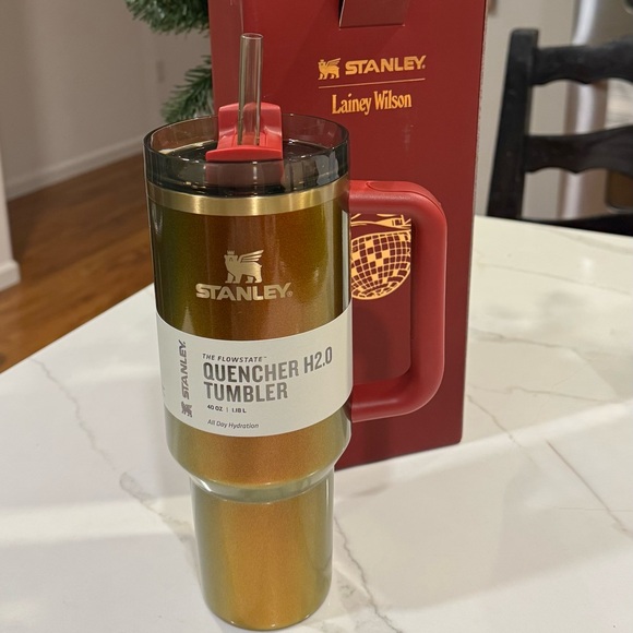 Stanley X Lainey Wilson Country Gold - Picture 3 of 5